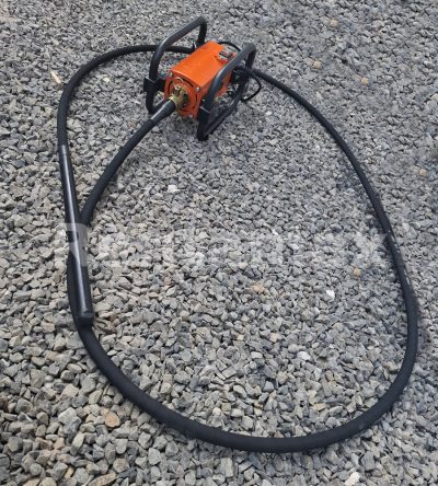 VIBRADOR 2,4HP CABEZA 25MM MANGUERA 4 METROS - Imagen 2
